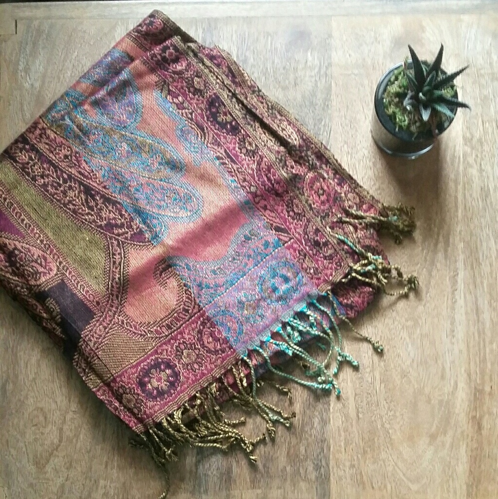 NWOT Multicolor Pashmina